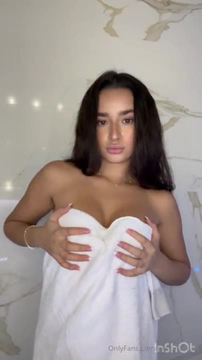 Vanessa Versace / petitelatina